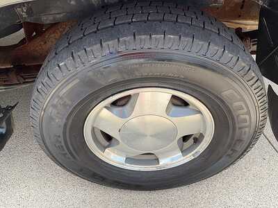 1999 Chevrolet Suburban, $8995. Photo 9