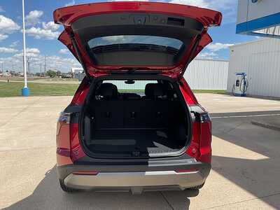 2026 Chevrolet Equinox, $36285. Photo 9
