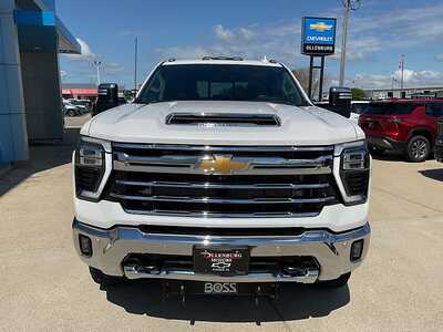 2024 Chevrolet 2500 Crew Cab, $56995. Photo 3