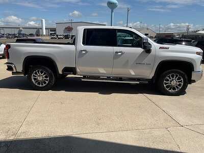 2024 Chevrolet 2500 Crew Cab, $56995. Photo 5
