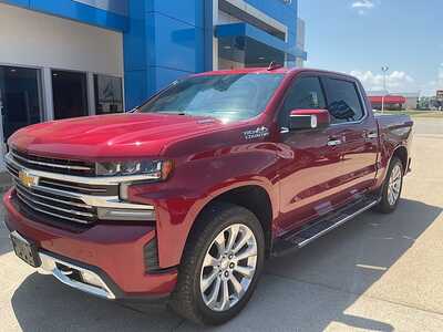 2020 Chevrolet 1500 Crew Cab, $29995. Photo 2