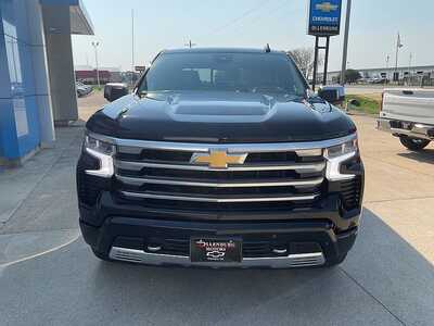 2023 Chevrolet 1500 Crew Cab, $47399. Photo 3