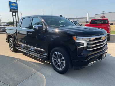 2023 Chevrolet 1500 Crew Cab, $47399. Photo 4