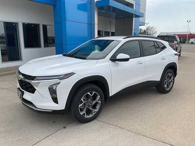 2026 Chevrolet Trax, $25590. Photo 2
