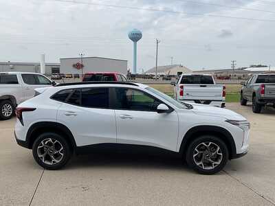 2026 Chevrolet Trax, $25590. Photo 5