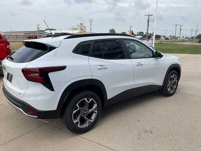 2026 Chevrolet Trax, $25590. Photo 6