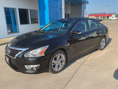 2015 Nissan Altima, $13796. Photo 2