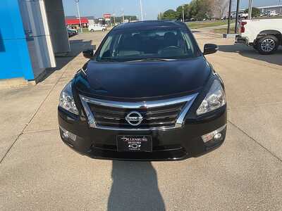 2015 Nissan Altima, $13796. Photo 3