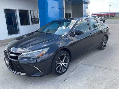 2015 Toyota Camry, $16995. Photo 2