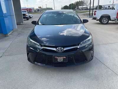 2015 Toyota Camry, $16995. Photo 3
