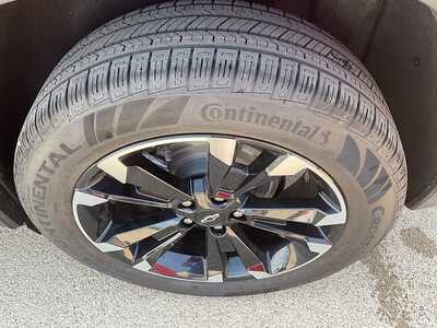 2027 Chevrolet Equinox, $40625. Photo 10