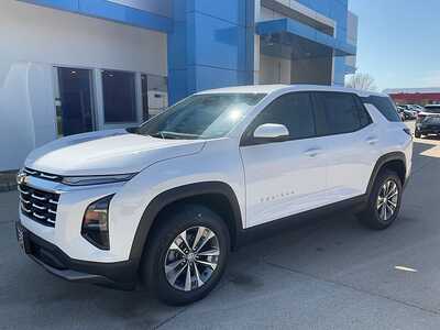 2027 Chevrolet Equinox, $35045. Photo 2