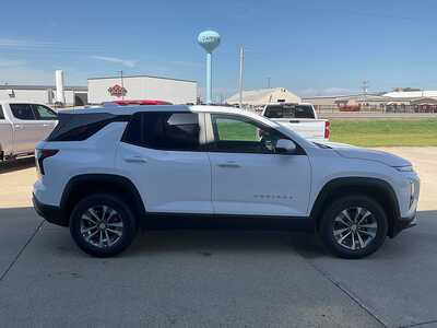 2027 Chevrolet Equinox, $35045. Photo 5