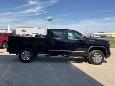 2024 Chevrolet 3500 Crew Cab, $73995. Photo 5