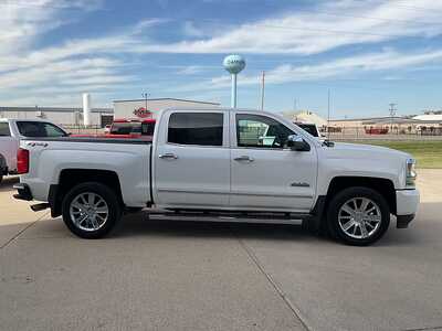 2017 Chevrolet 1500 Crew Cab, $29995. Photo 5