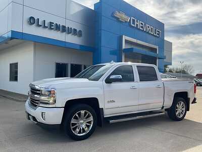 2017 Chevrolet 1500 Crew Cab, $29995. Photo 1