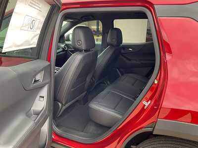 2027 Chevrolet Equinox, $35839. Photo 11