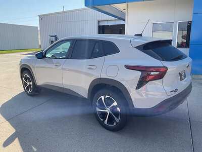 2026 Chevrolet Trax, $26185. Photo 8
