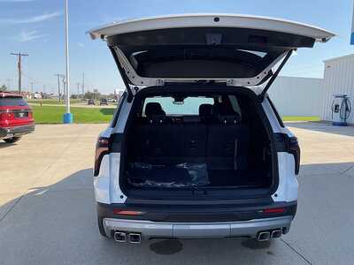 2027 Chevrolet Traverse, $48840. Photo 9