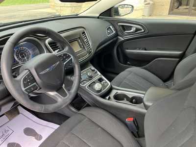 2016 Chrysler 200, $11295. Photo 7