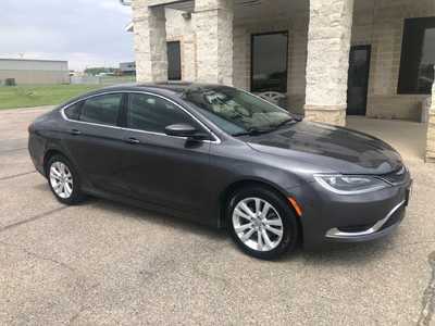 2016 Chrysler 200, $11295. Photo 1