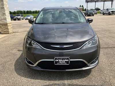 2018 Chrysler Pacifica, $11295. Photo 5
