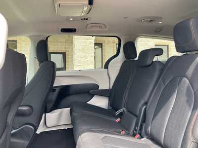 2018 Chrysler Pacifica, $11295. Photo 8