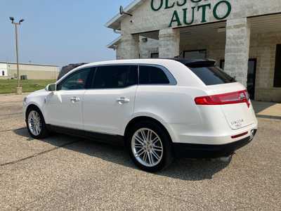 2019 Lincoln MKT, $14695. Photo 4
