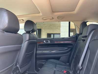 2019 Lincoln MKT, $14695. Photo 9