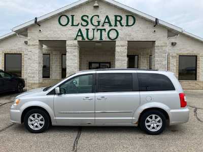 2011 Chrysler Town & Country, $3395. Photo 10