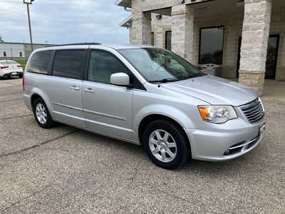 2011 Chrysler Town & Country, $3395. Photo 1