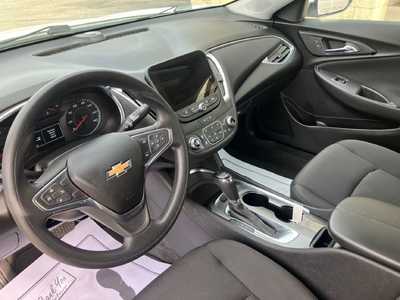2020 Chevrolet Malibu, $13995. Photo 7