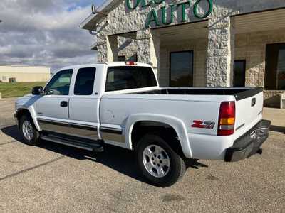 2000 Chevrolet 1500 Ext Cab, $8995. Photo 4