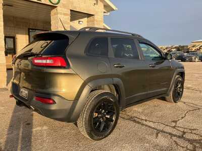 2014 Jeep Cherokee, $10595. Photo 2