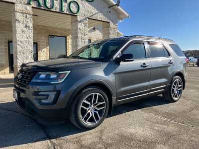 2017 Ford Explorer, $14995. Photo 3