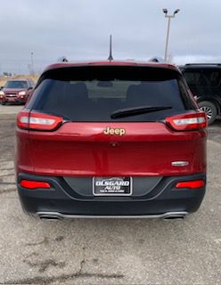 2017 Jeep Cherokee, $9895. Photo 6