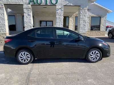 2019 Toyota Corolla, $9295. Photo 2