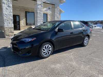 2019 Toyota Corolla, $9295. Photo 4