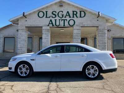 2015 Ford Taurus, $11595. Photo 10