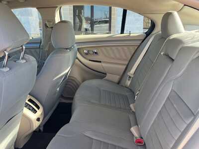 2015 Ford Taurus, $11595. Photo 8
