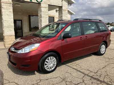 2007 Toyota Sienna, $6795. Photo 3