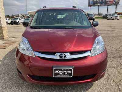 2007 Toyota Sienna, $6795. Photo 5