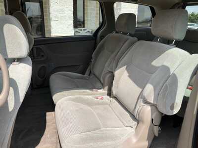 2007 Toyota Sienna, $6795. Photo 8