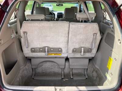 2007 Toyota Sienna, $6795. Photo 9