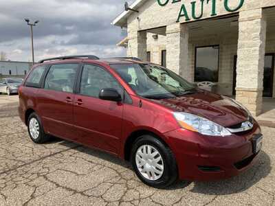 2007 Toyota Sienna, $6795. Photo 1