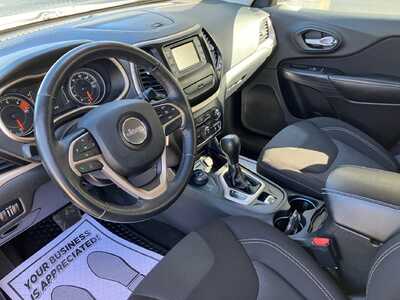 2016 Jeep Cherokee, $9995. Photo 7