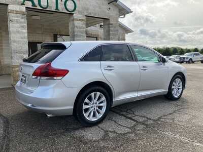 2013 Toyota Venza, $10395. Photo 2
