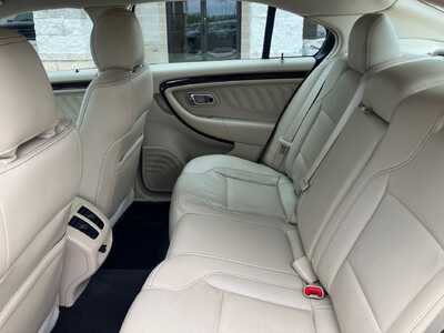 2015 Ford Taurus, $10995. Photo 10