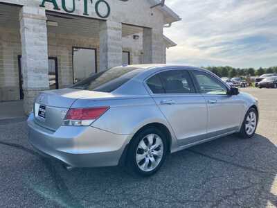 2010 Honda Accord, $7495. Photo 2