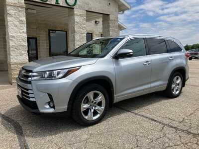 2018 Toyota Highlander, $20995. Photo 3